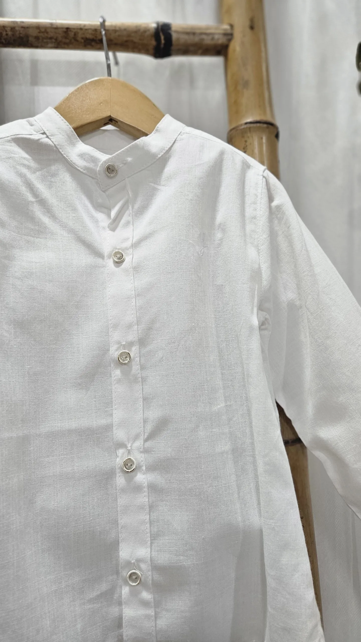 A Camisa niño cuello mao blanca R130475