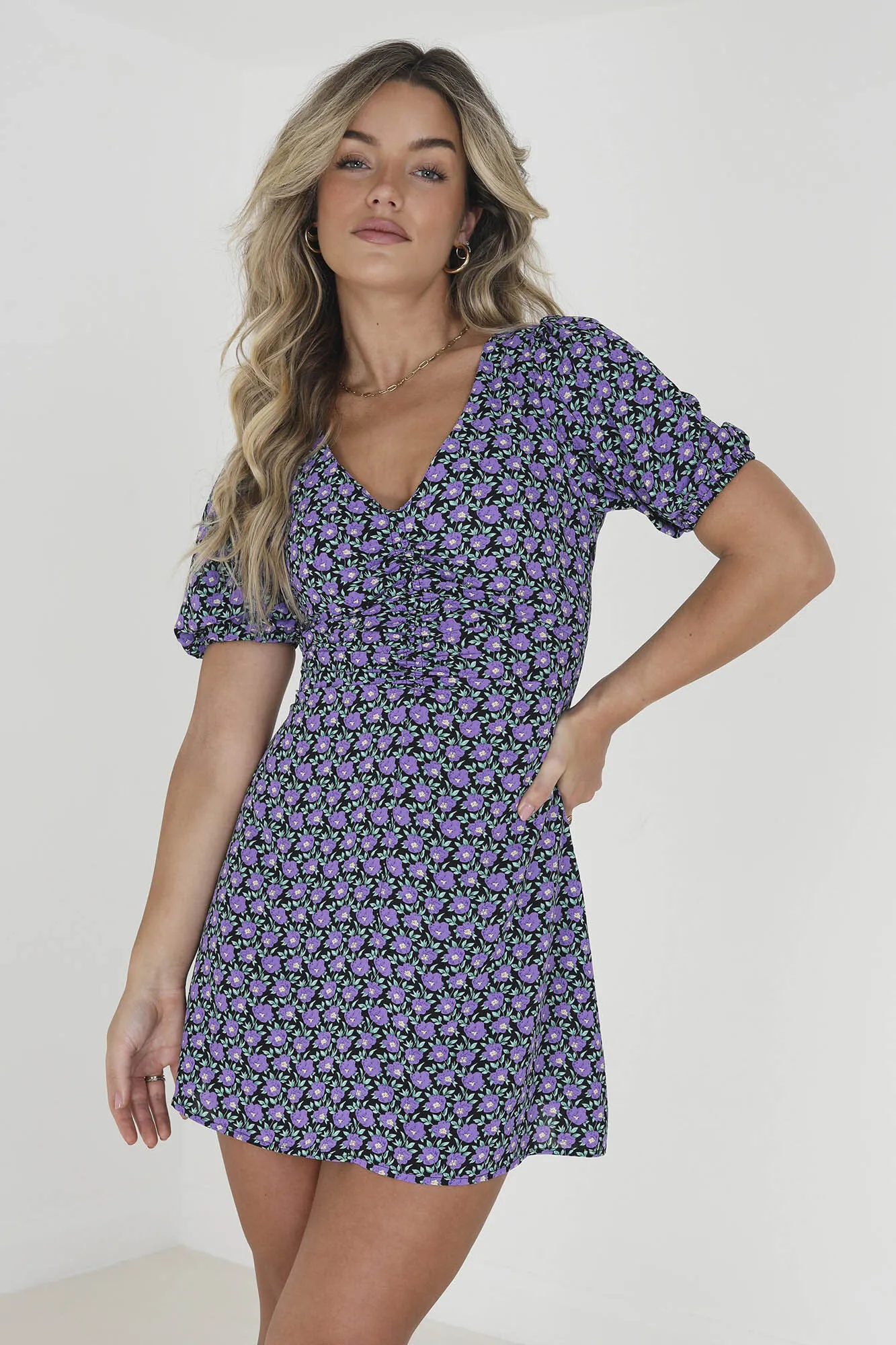 Brave Soul Vestido de flores con manga corta