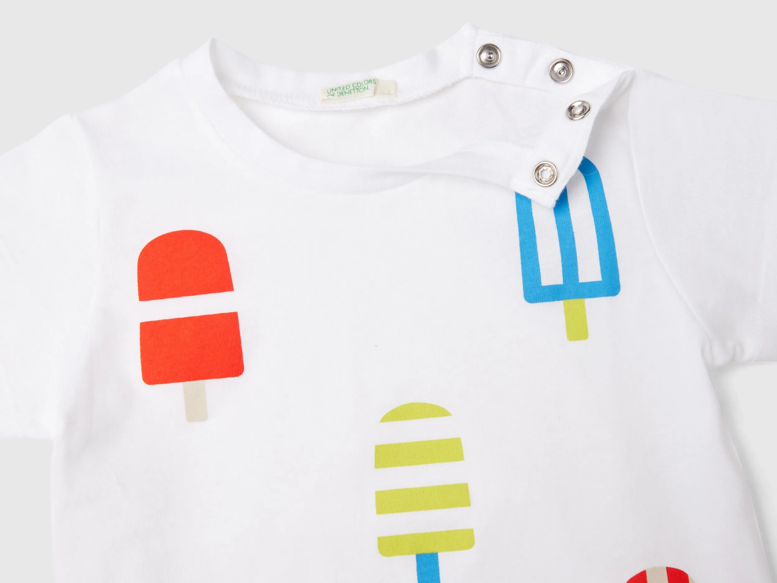 Camiseta con estampado de helados