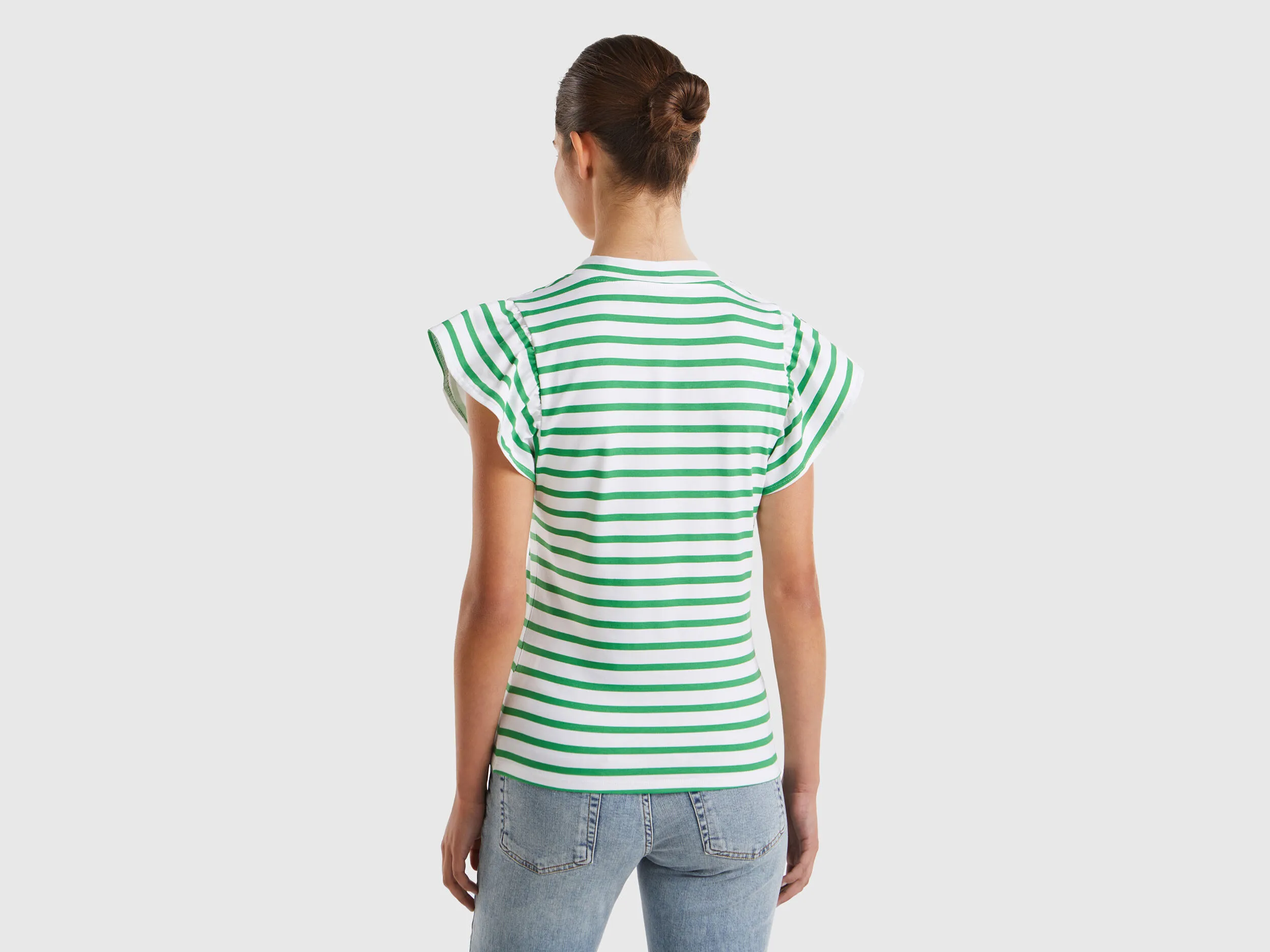 Camiseta con manga casquillo