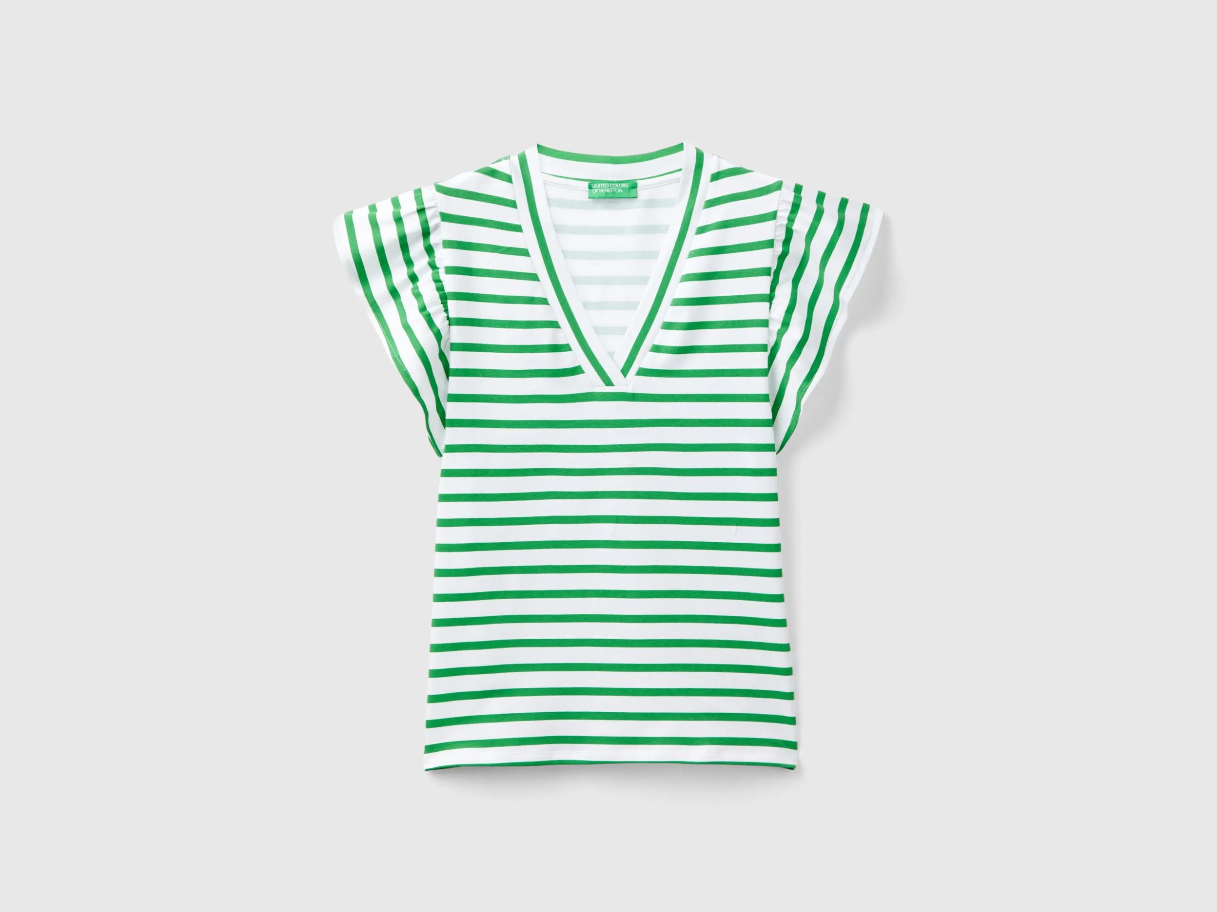 Camiseta con manga casquillo