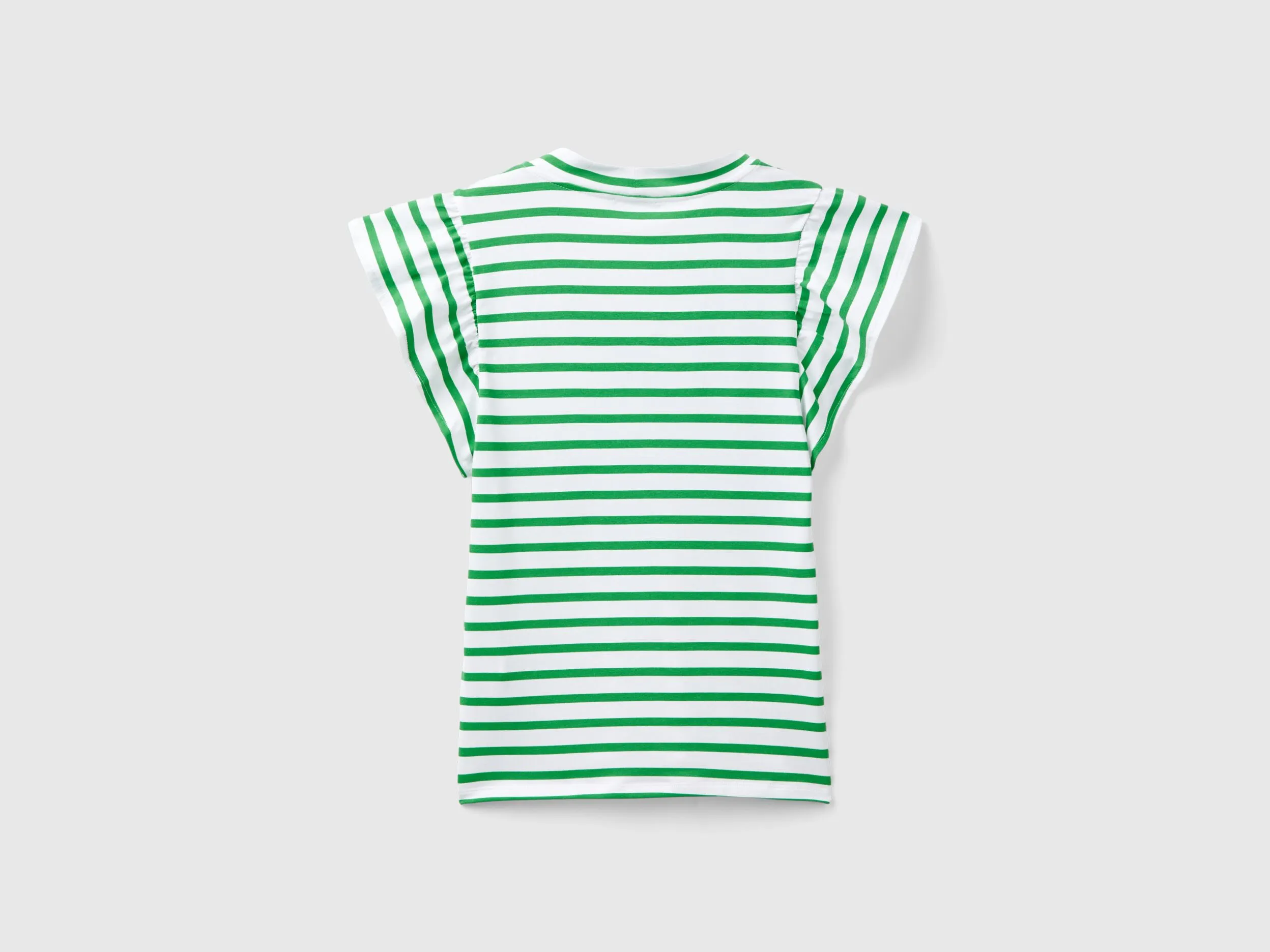 Camiseta con manga casquillo