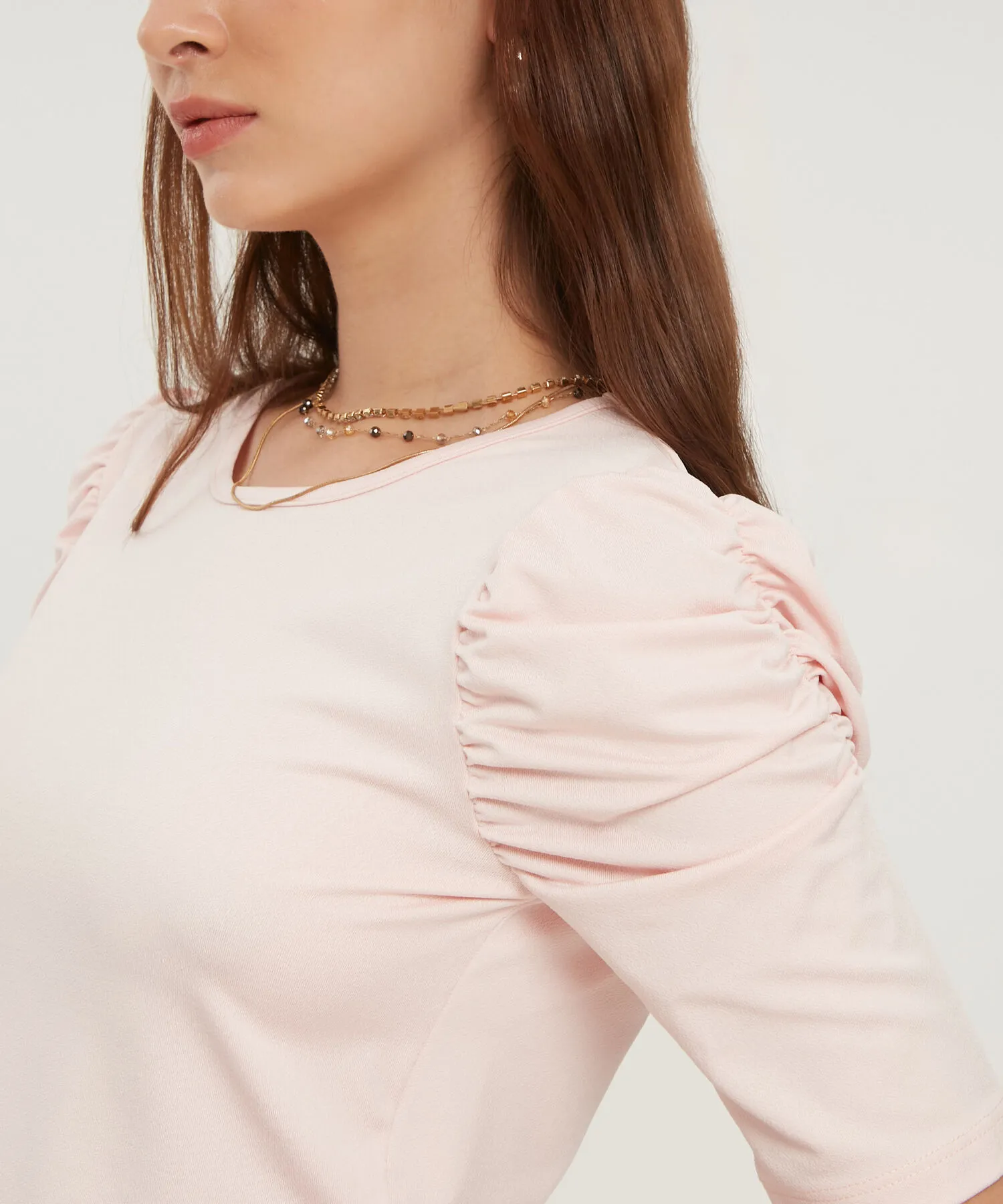 CAMISETA CON RUCHE