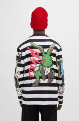 Camiseta de punto de algodón a rayas con estampados gráficos