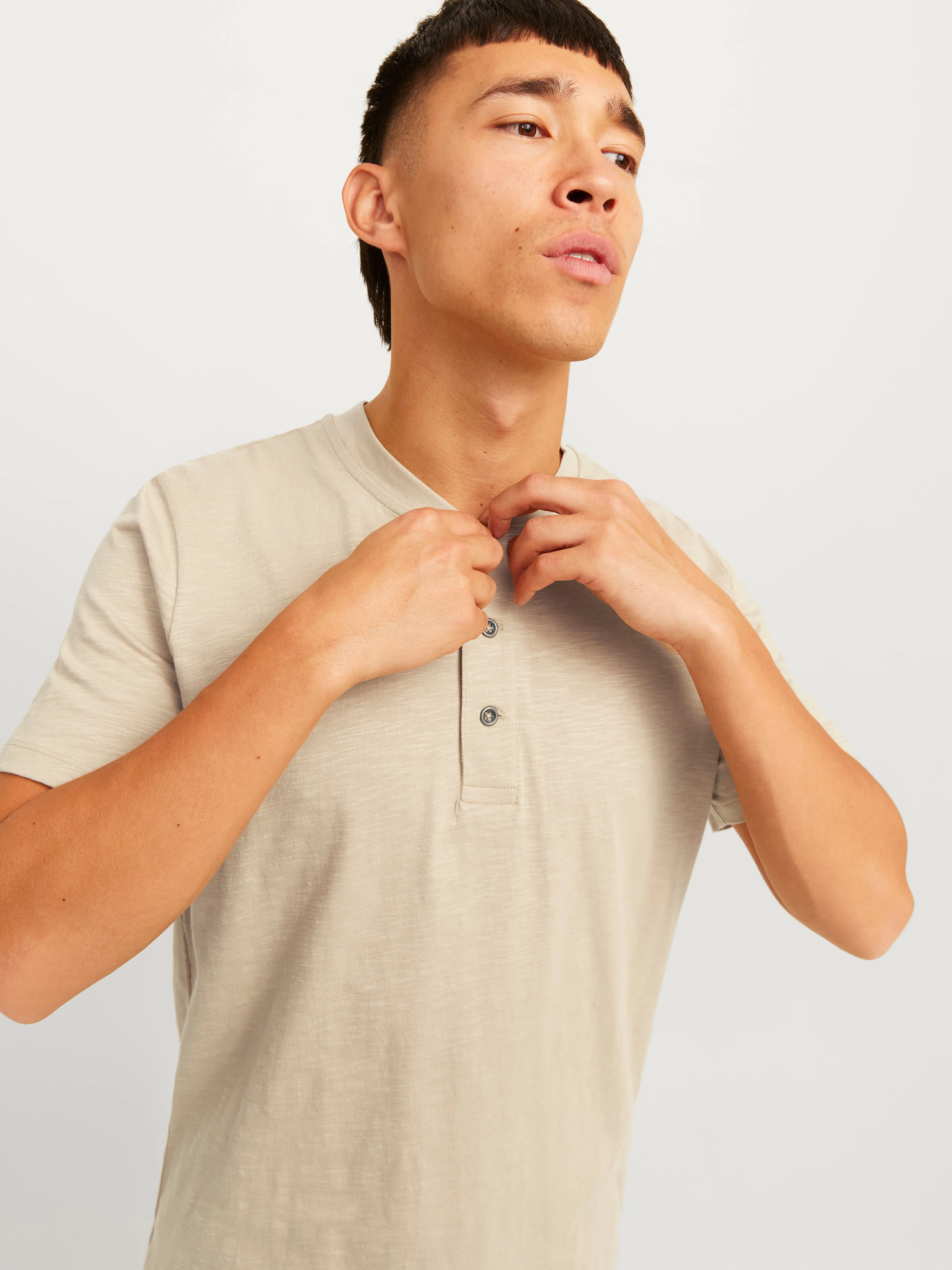 Camiseta Liso Cuello Mao | Beige | Jack & Jones®