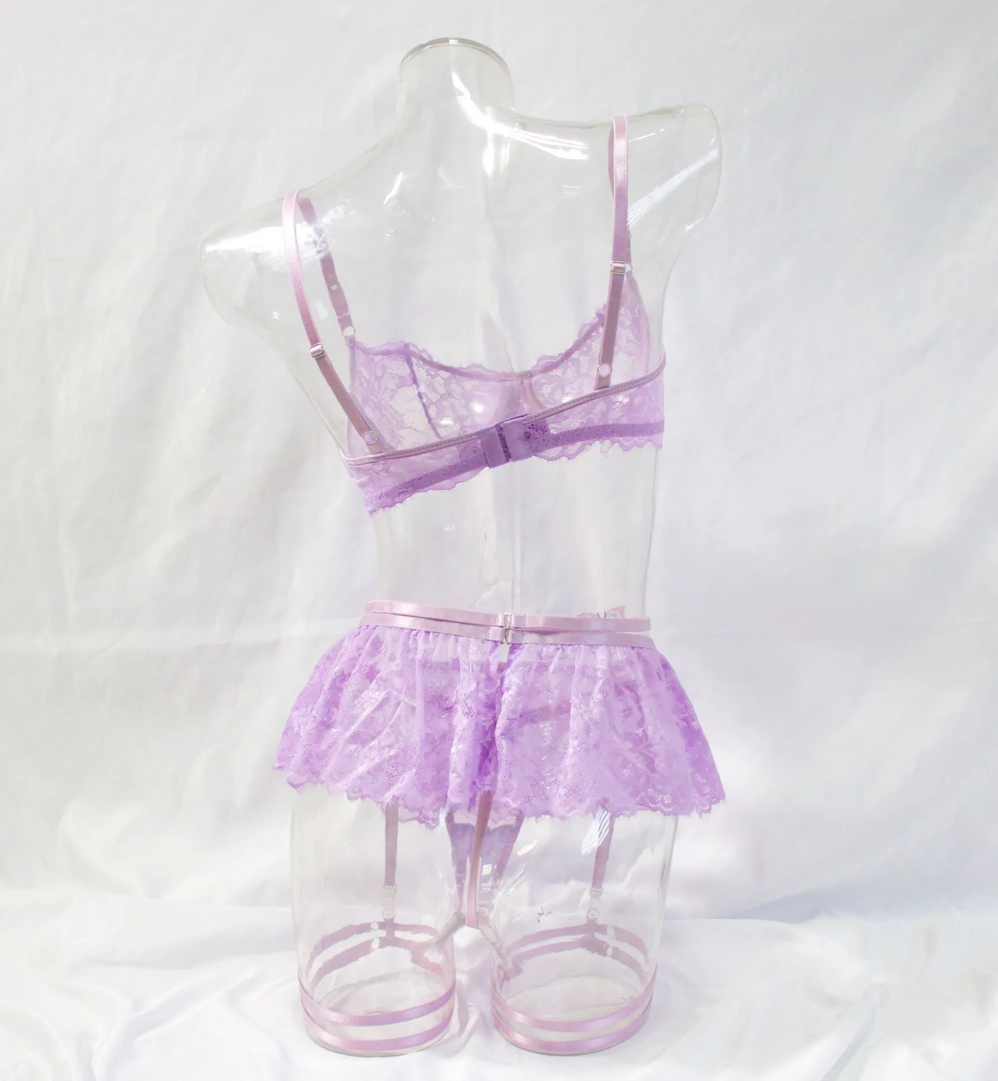 COORDINADO DE ENCAJE LILA Y MARIPOSAS 3464