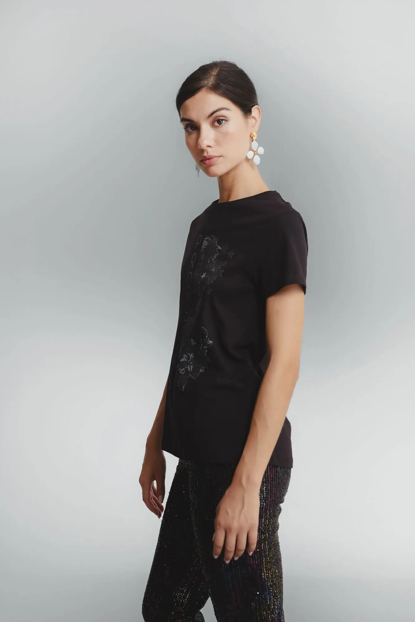 Dolores Promesas Camiseta de cuello redondo y manga corta