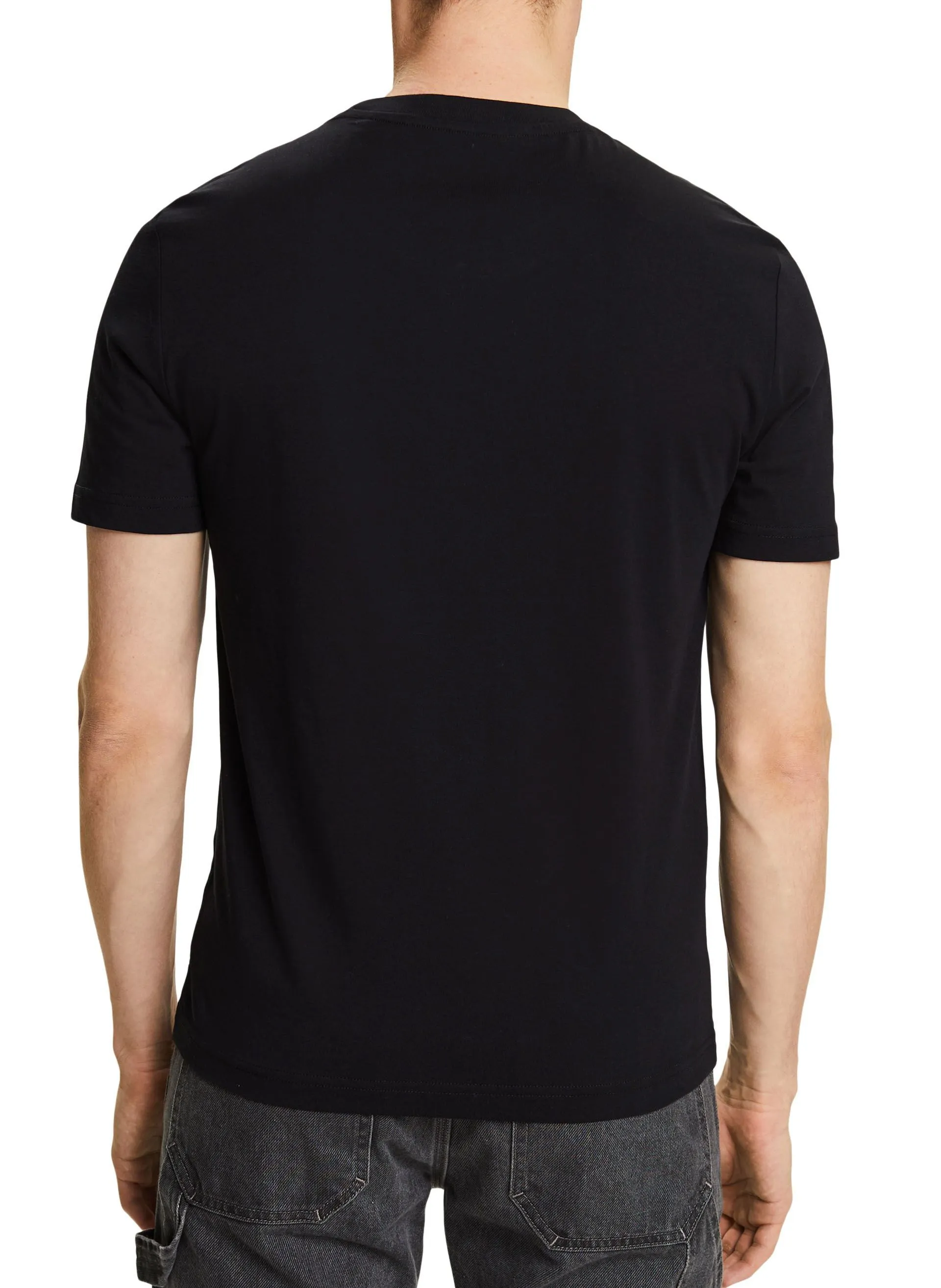 ESPRIT Camiseta de algodón orgánico con cuello redondo en negro