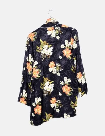 Guess Kimono negro estampado