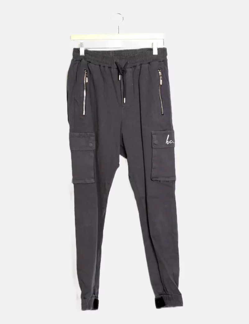 Hoodie collab Pantalón cargo gris