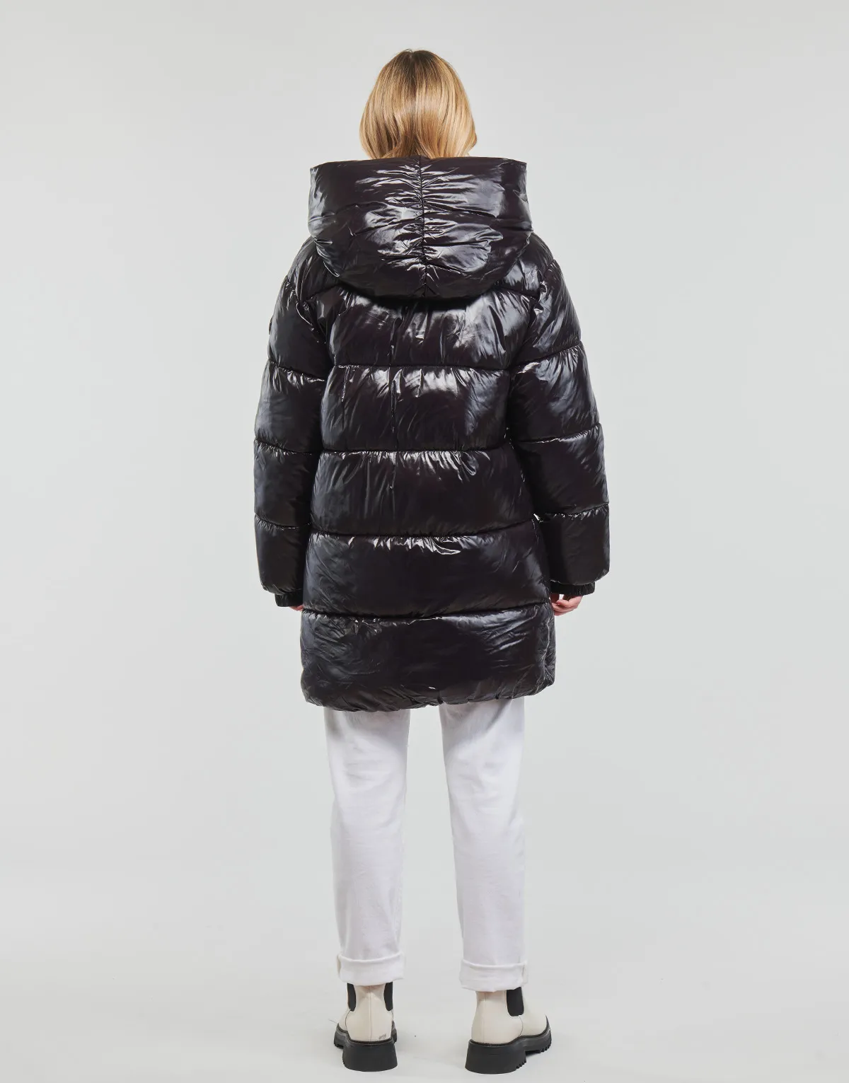 HORIZONTAL QUILTED DOWN COAT WITH  ATTACHED HOOD