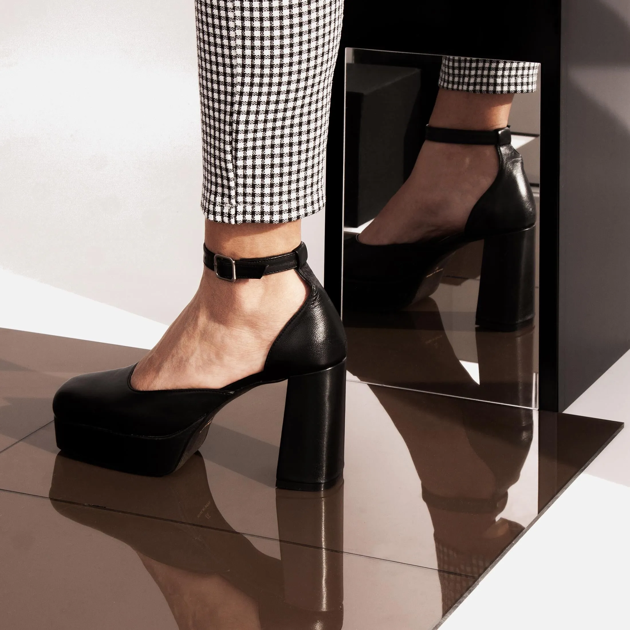 JACQUELINE ZAPATOS DE TAC&OACUTE;N  MUJER