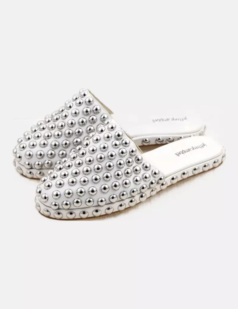 Jeffrey Campbell Zapato blanco tachas