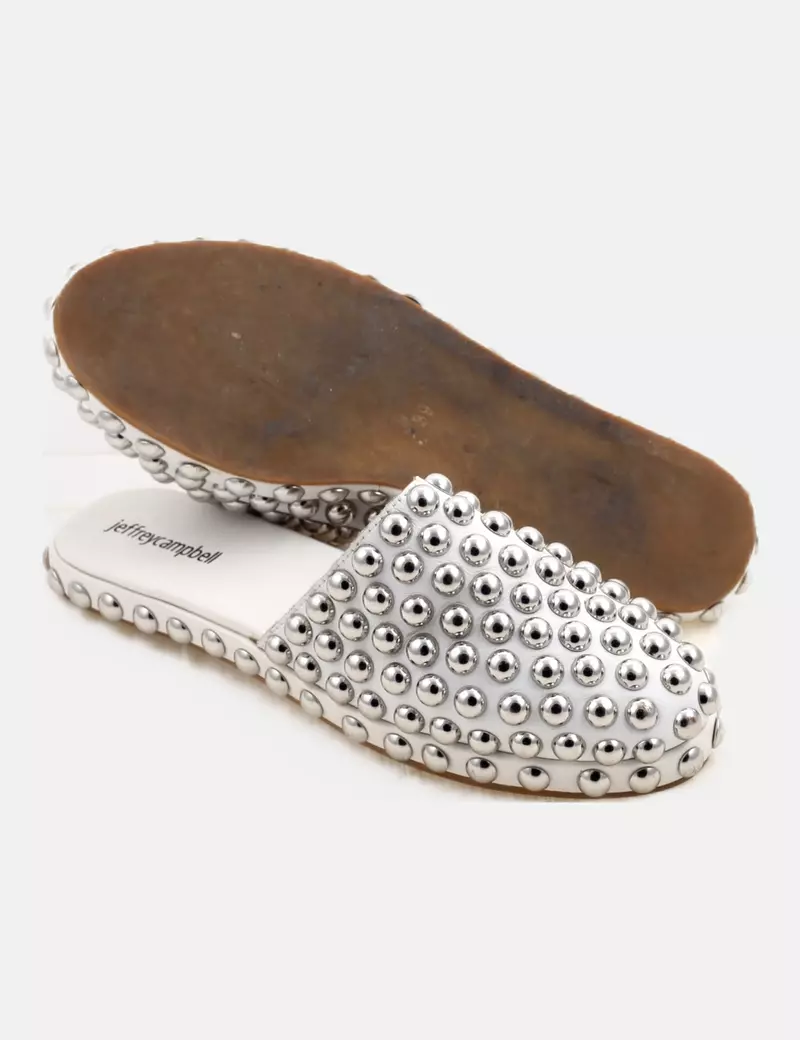 Jeffrey Campbell Zapato blanco tachas
