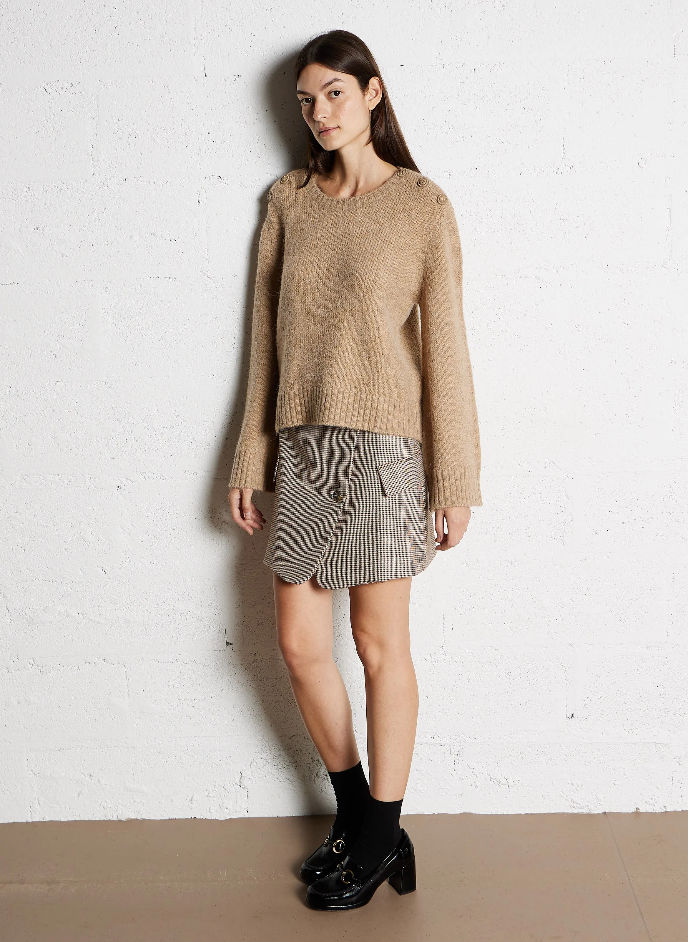 LLIONA  JERSEY DE PUNTO RECTO CON CUELLO REDONDO EN BEIGE
