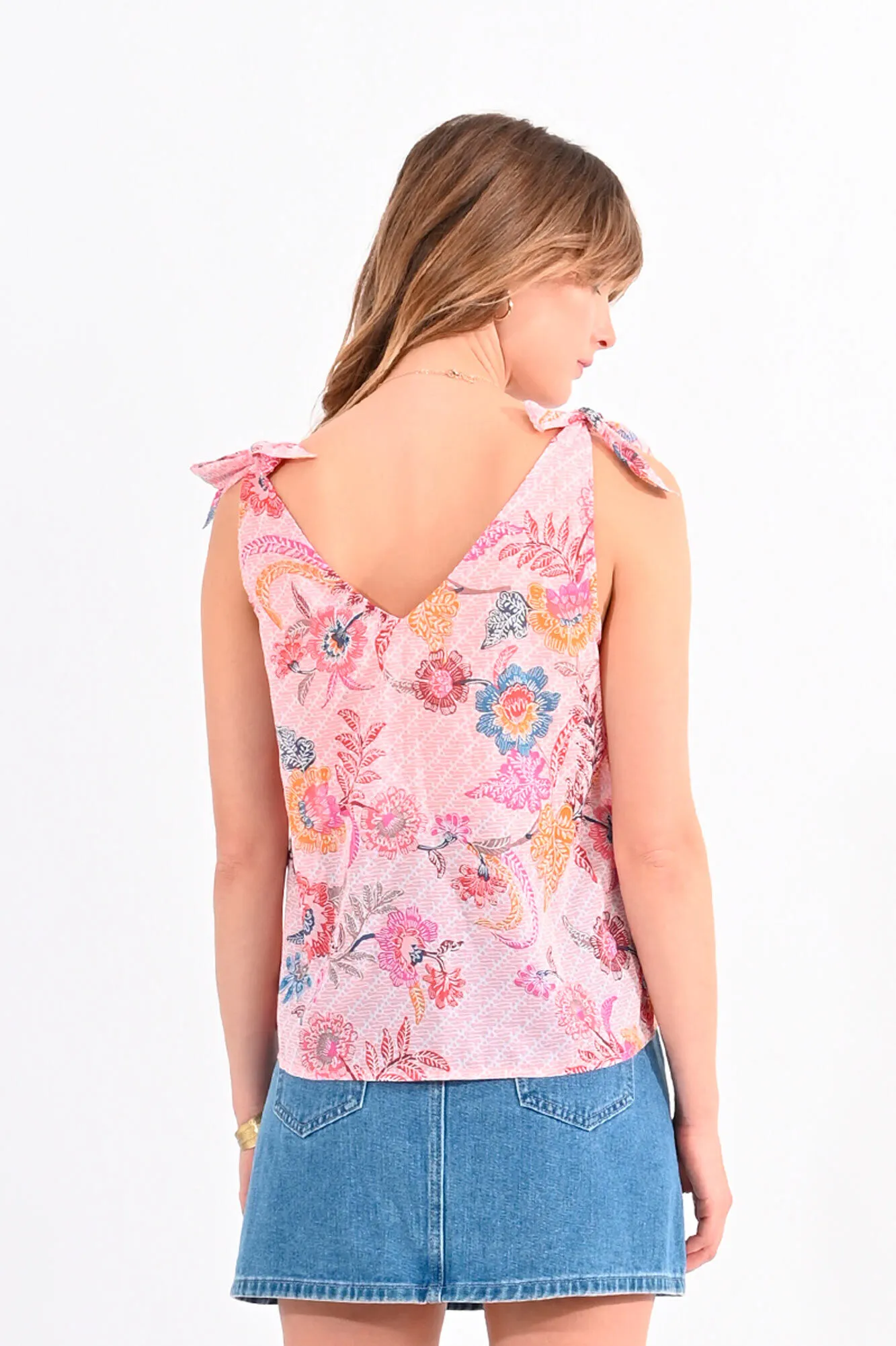 Molly Bracken Top de mujer sin manga con estampado y lazada