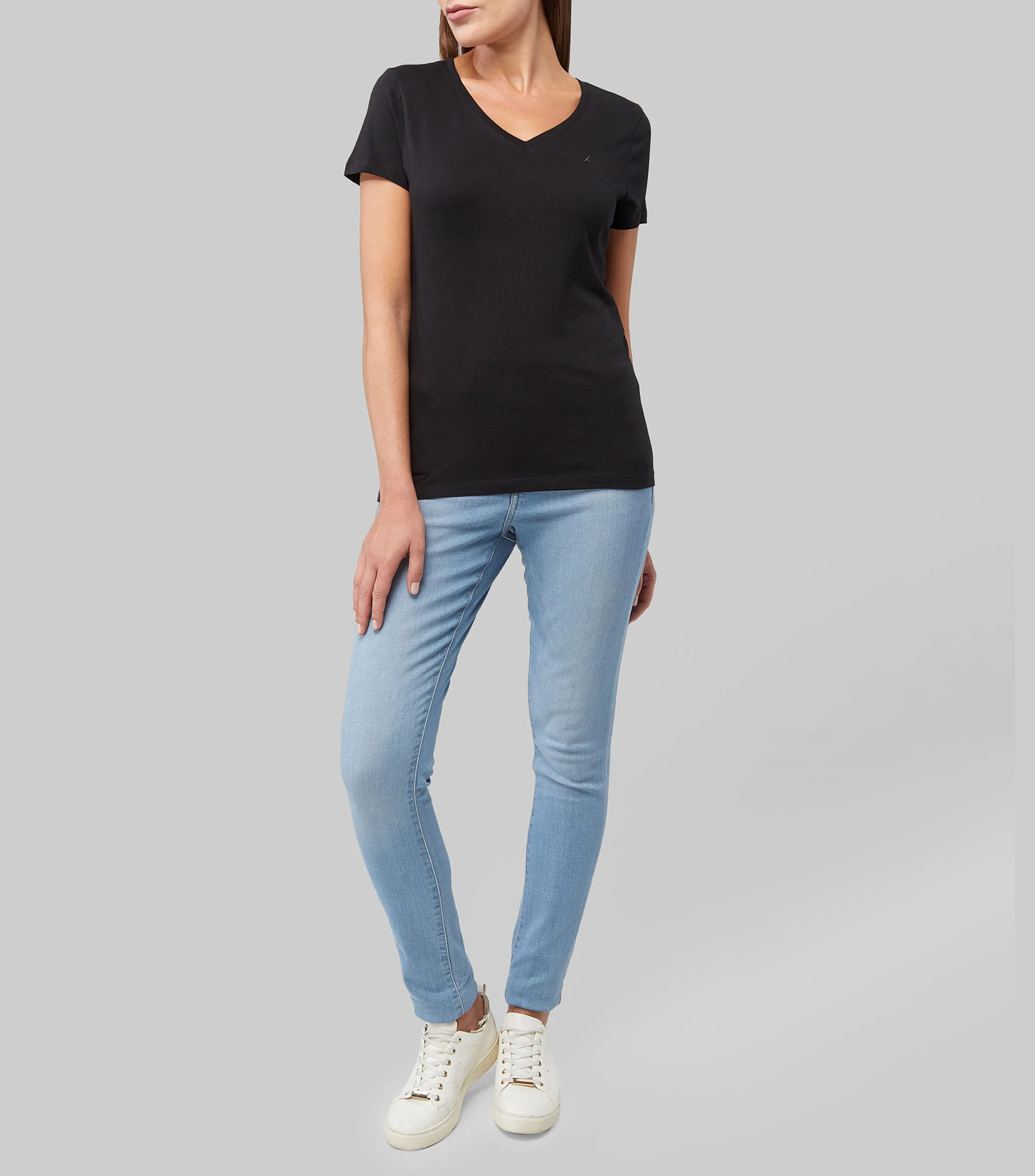 Nautica Playera de cuello V manga corta lisa Mujer