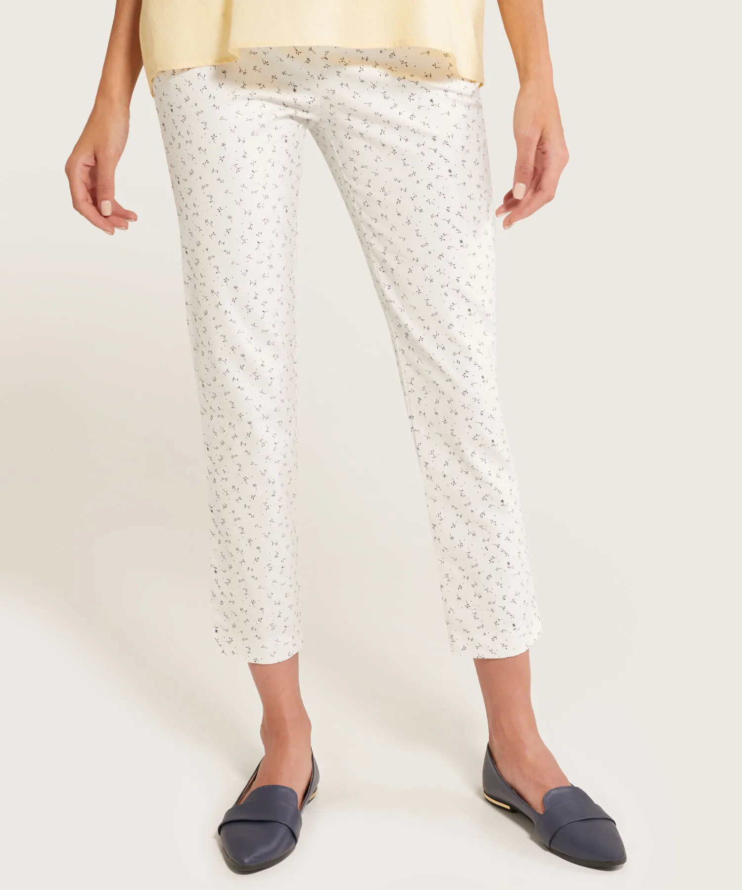 PANTAL&OACUTE;N CHINO ESTAMPADO CON CINTUR&OACUTE;N