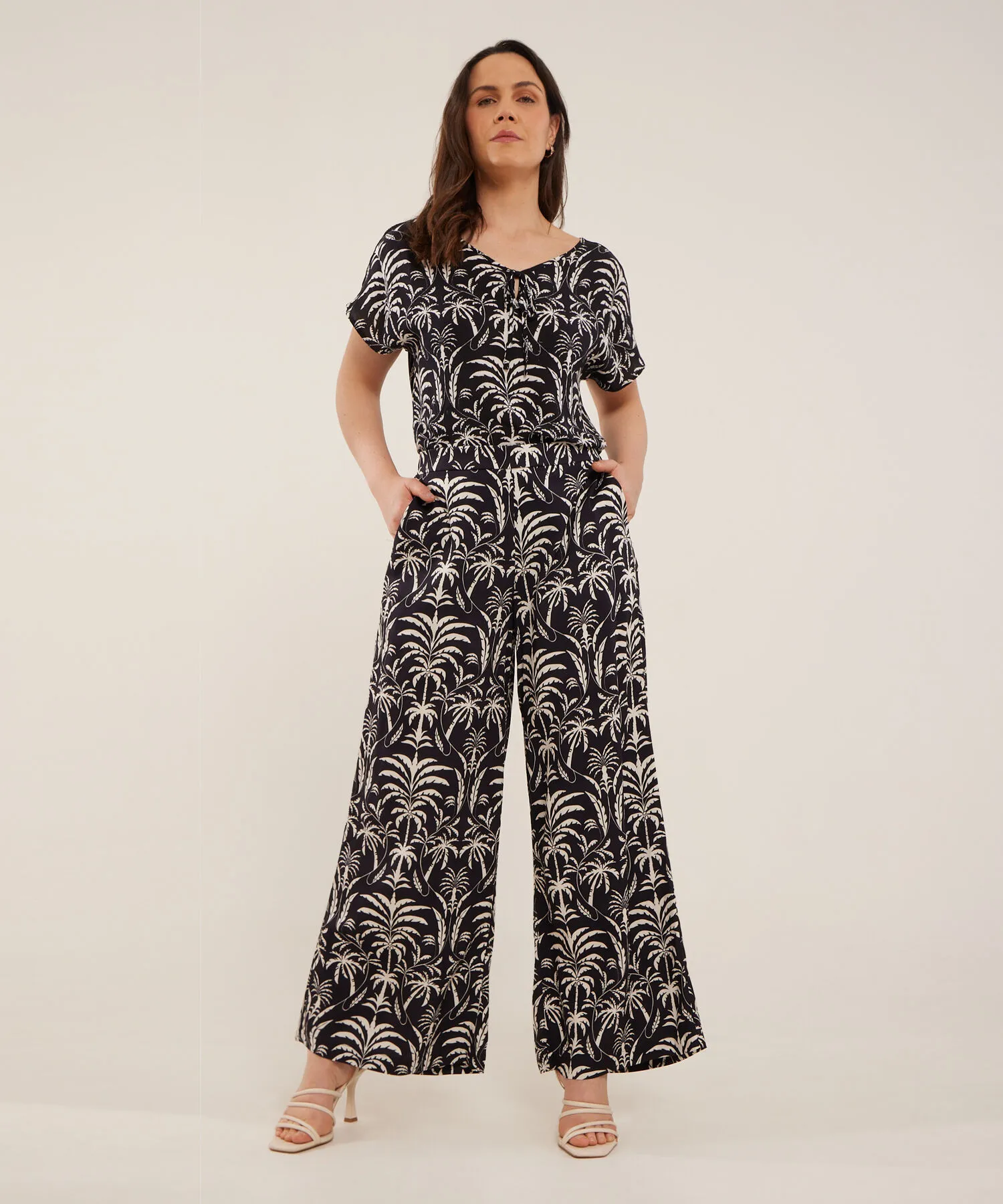 PANTAL&OACUTE;N FLUIDO ESTAMPADO