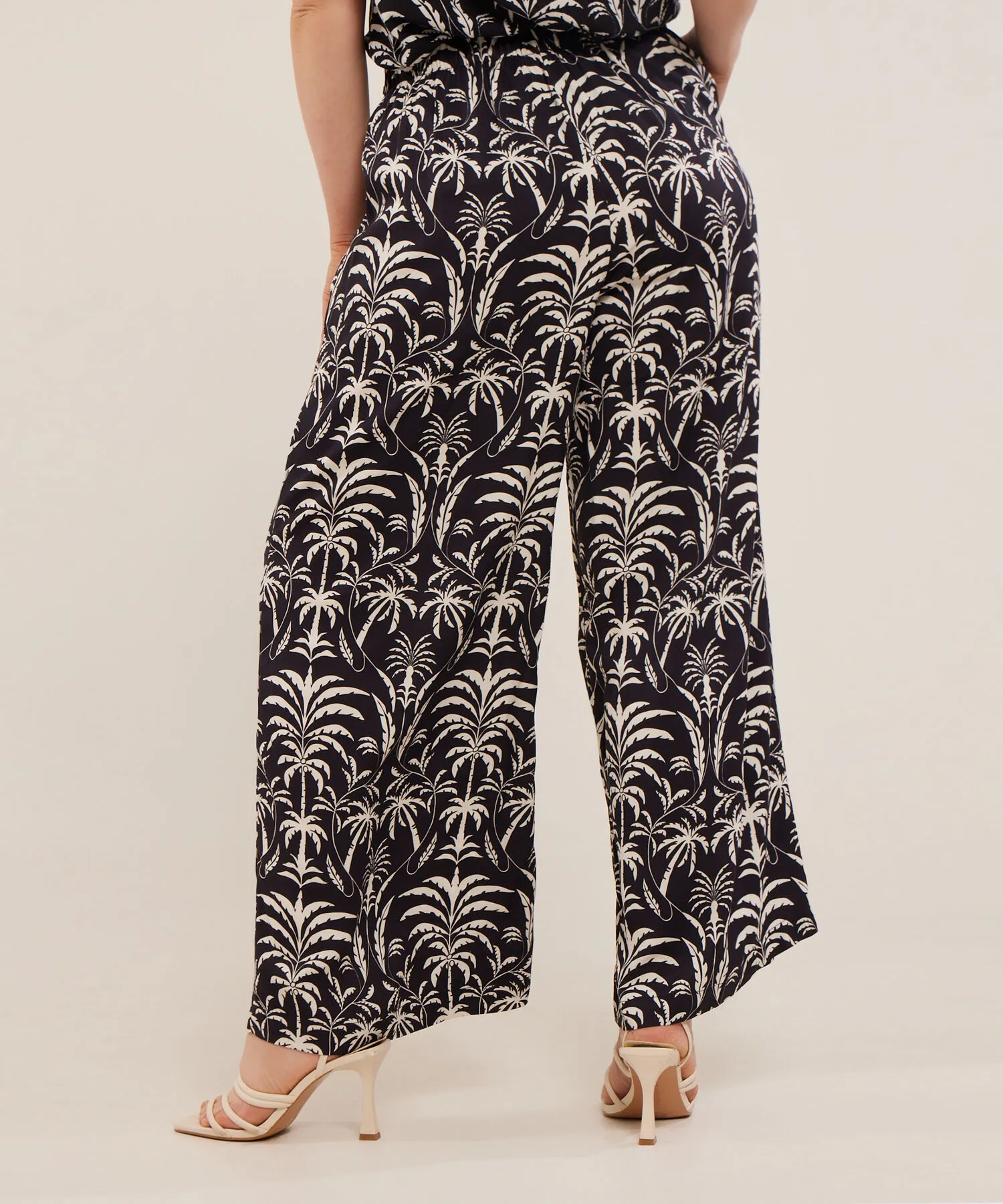 PANTAL&OACUTE;N FLUIDO ESTAMPADO