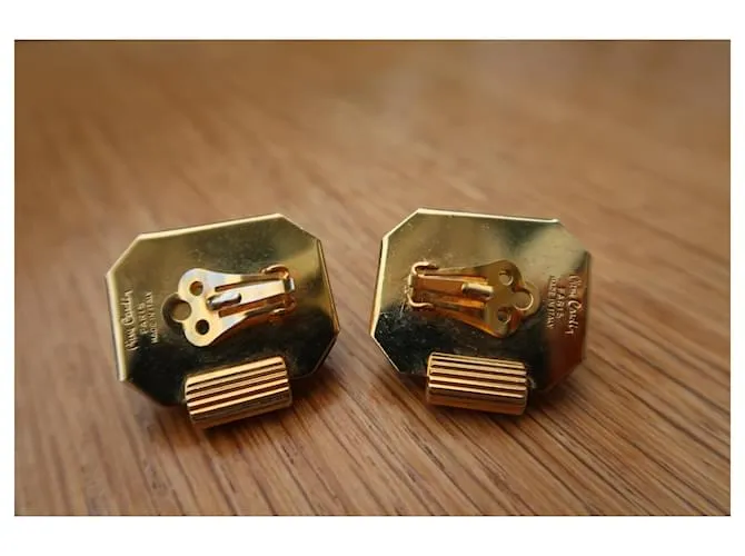 Pendientes antiguos de Pierre Cardin Gold hardware 