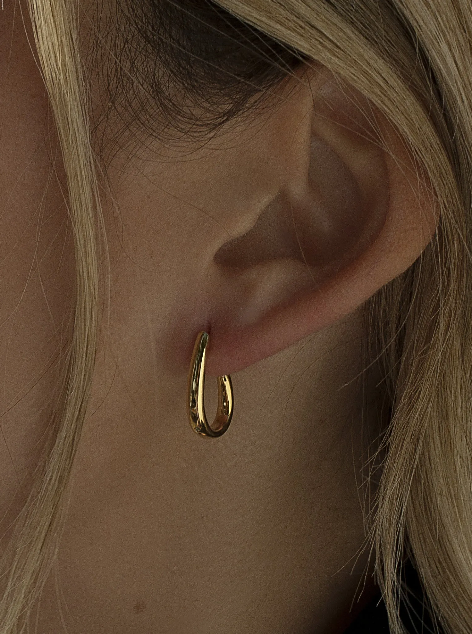 Pendientes aros pequeos diseo semiabierto y plata lisa baada en oro