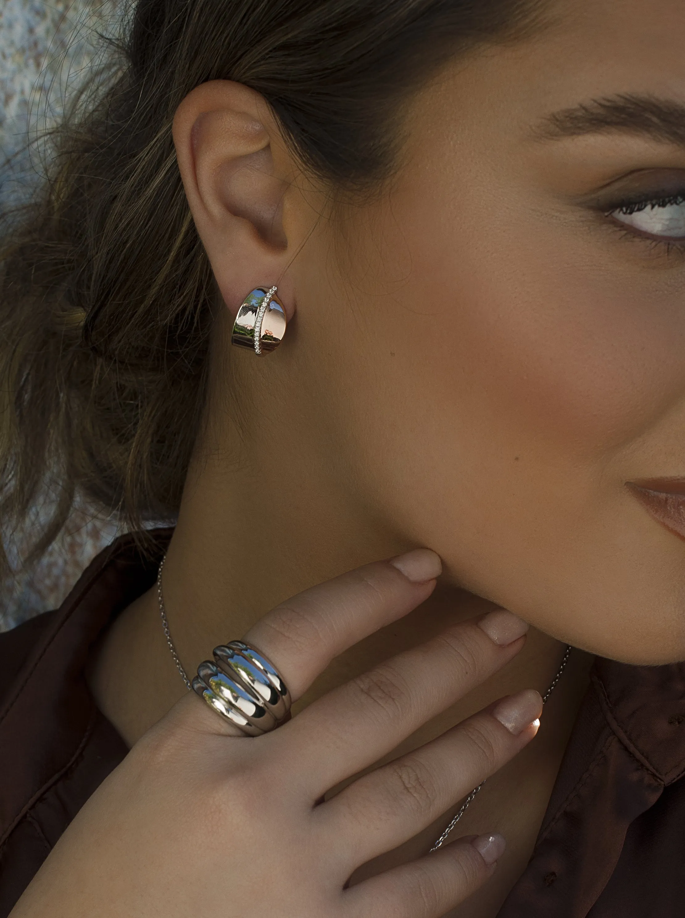 Pendientes bicolor originales diseo raíl de circonitas