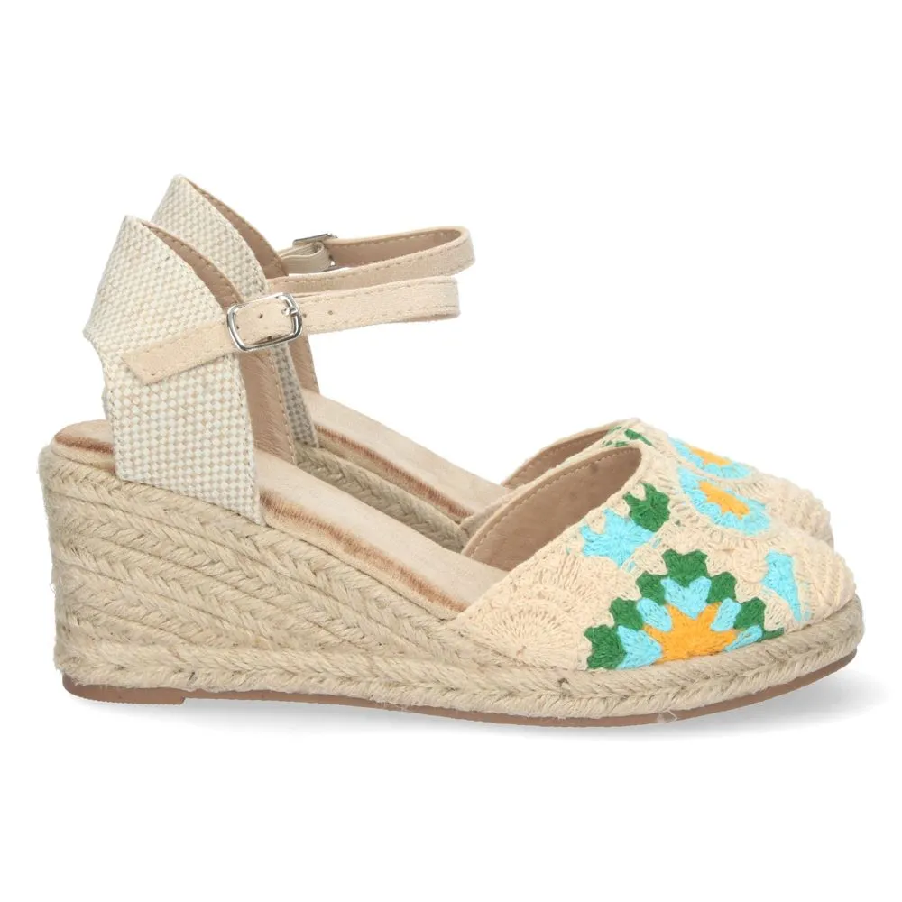 Sandalias de cuña, alpargatas de cuña, sandalias esparteras, sandalias tendencia verano 2023, descub
