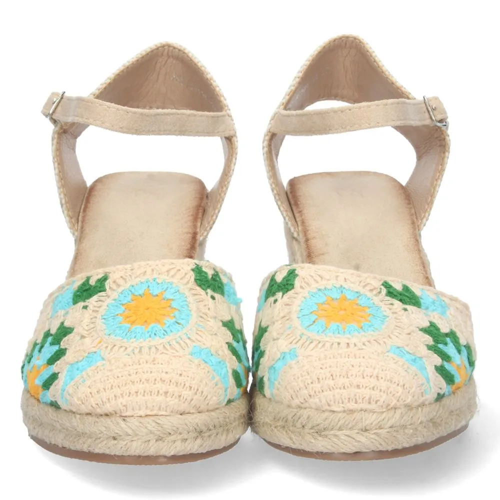 Sandalias de cuña, alpargatas de cuña, sandalias esparteras, sandalias tendencia verano 2023, descub