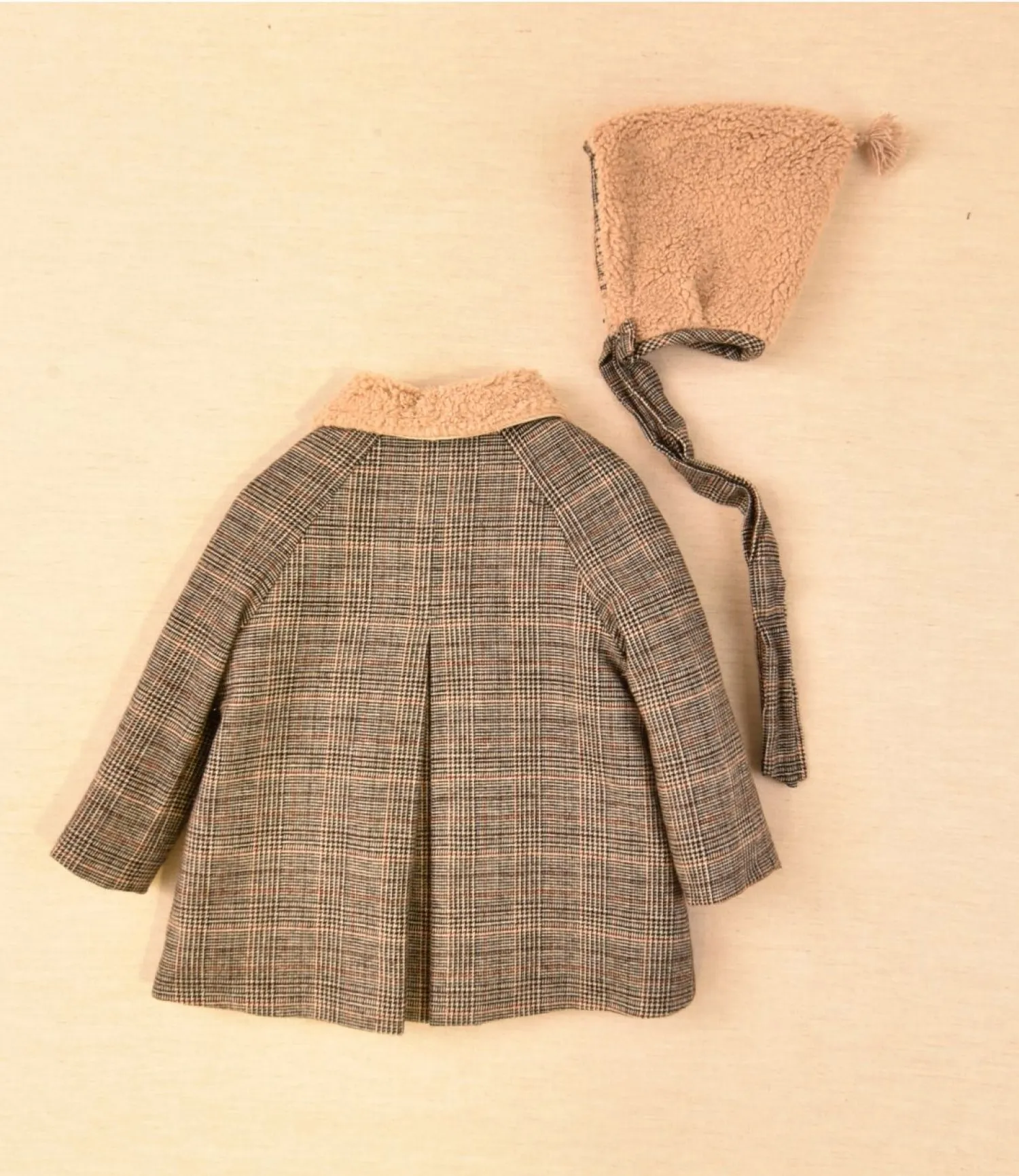 Set for girl coat and bonnet London by josé varón