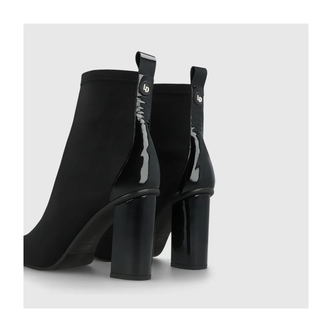 SIMENI BLACK