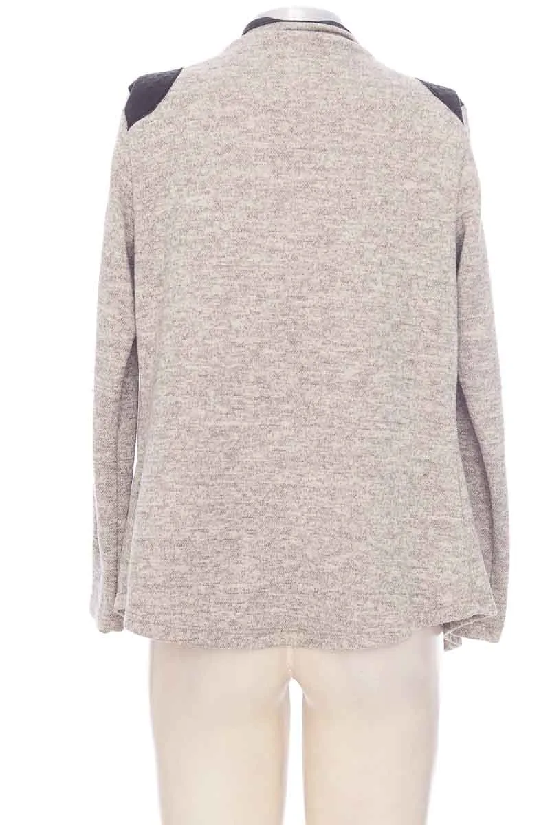 SWEATER COLOR BEIGE  CLOSEANDO