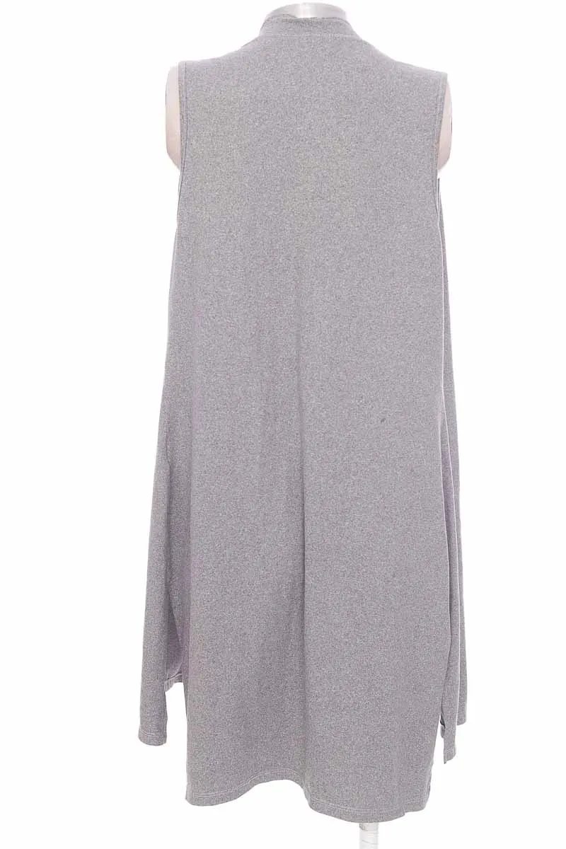 SWEATER COLOR GRIS  CLOSEANDO