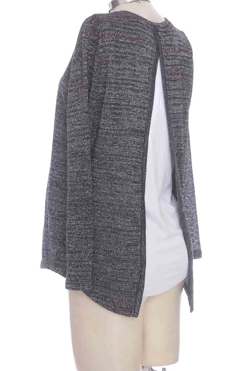 SWEATER COLOR NEGRO  PIPONAS