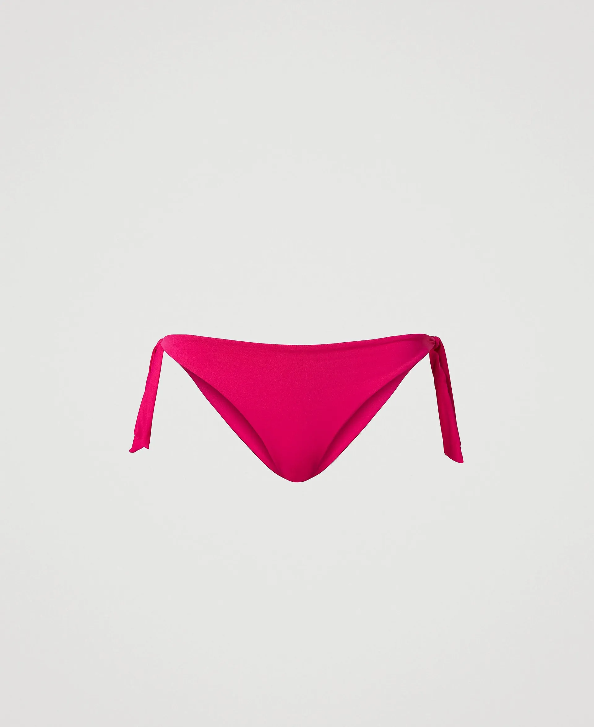 Tanga de bikini con logotipo