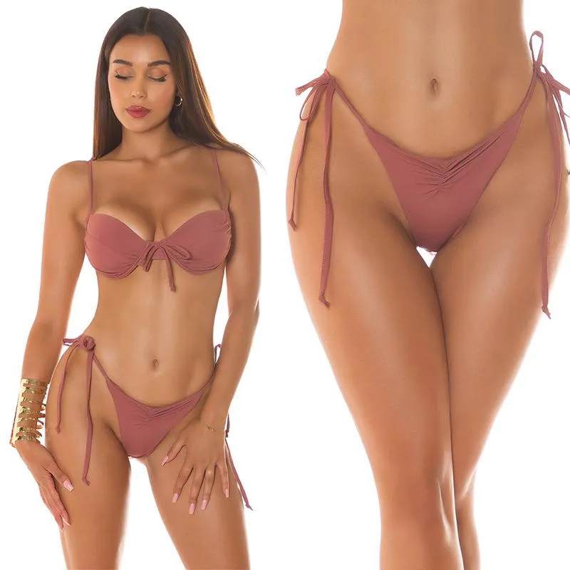 Tanga marrón brasileña para combinar