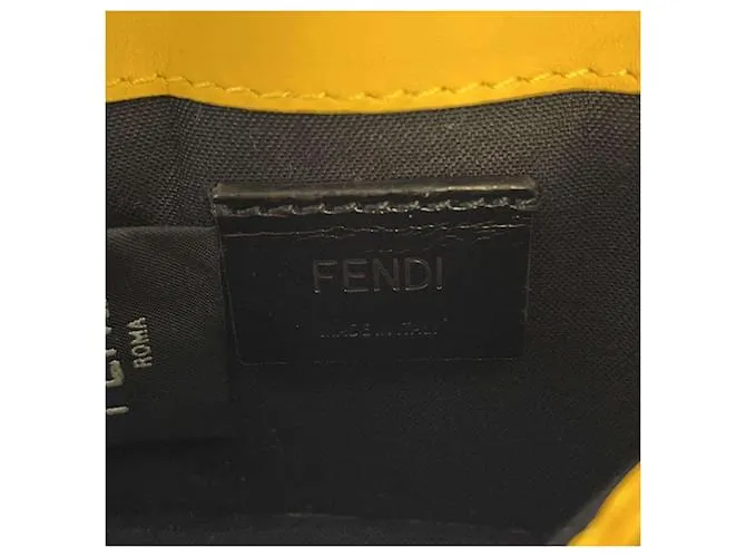 Tarjetero de cuero amarillo Fendi 