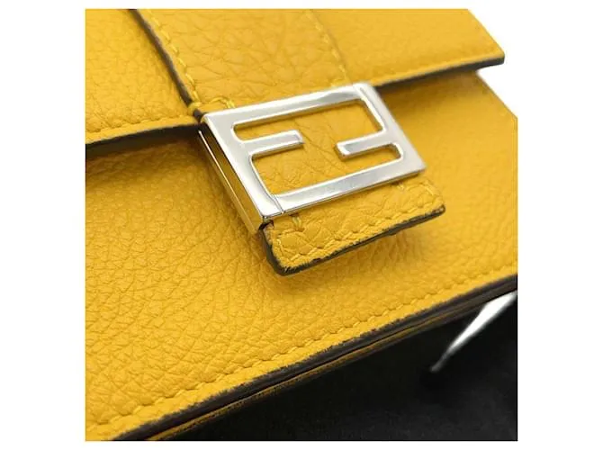 Tarjetero de cuero amarillo Fendi 