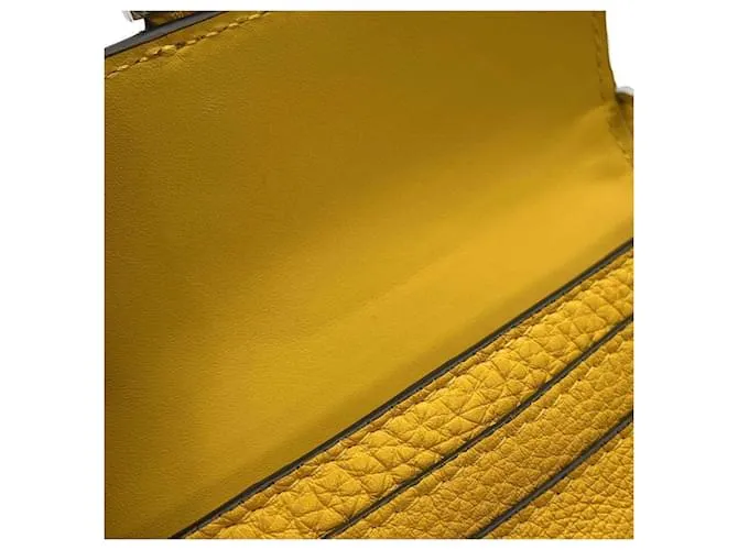 Tarjetero de cuero amarillo Fendi 