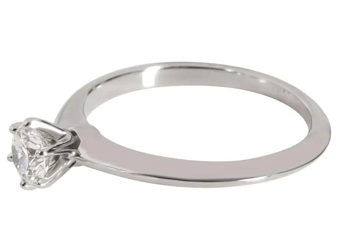 Tiffany & Co TIFFANY Y COMPAÑIA. Anillo de compromiso con diamante solitario en platino H VS1 0.33 por cierto Plata Metálico