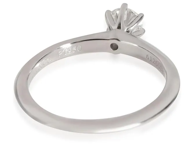 Tiffany & Co TIFFANY Y COMPAÑIA. Anillo de compromiso con diamante solitario en platino H VS1 0.33 por cierto Plata Metálico