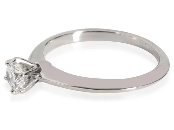Tiffany & Co TIFFANY Y COMPAÑIA. Anillo de compromiso con diamante solitario en platino H VS1 0.33 por cierto Plata Metálico