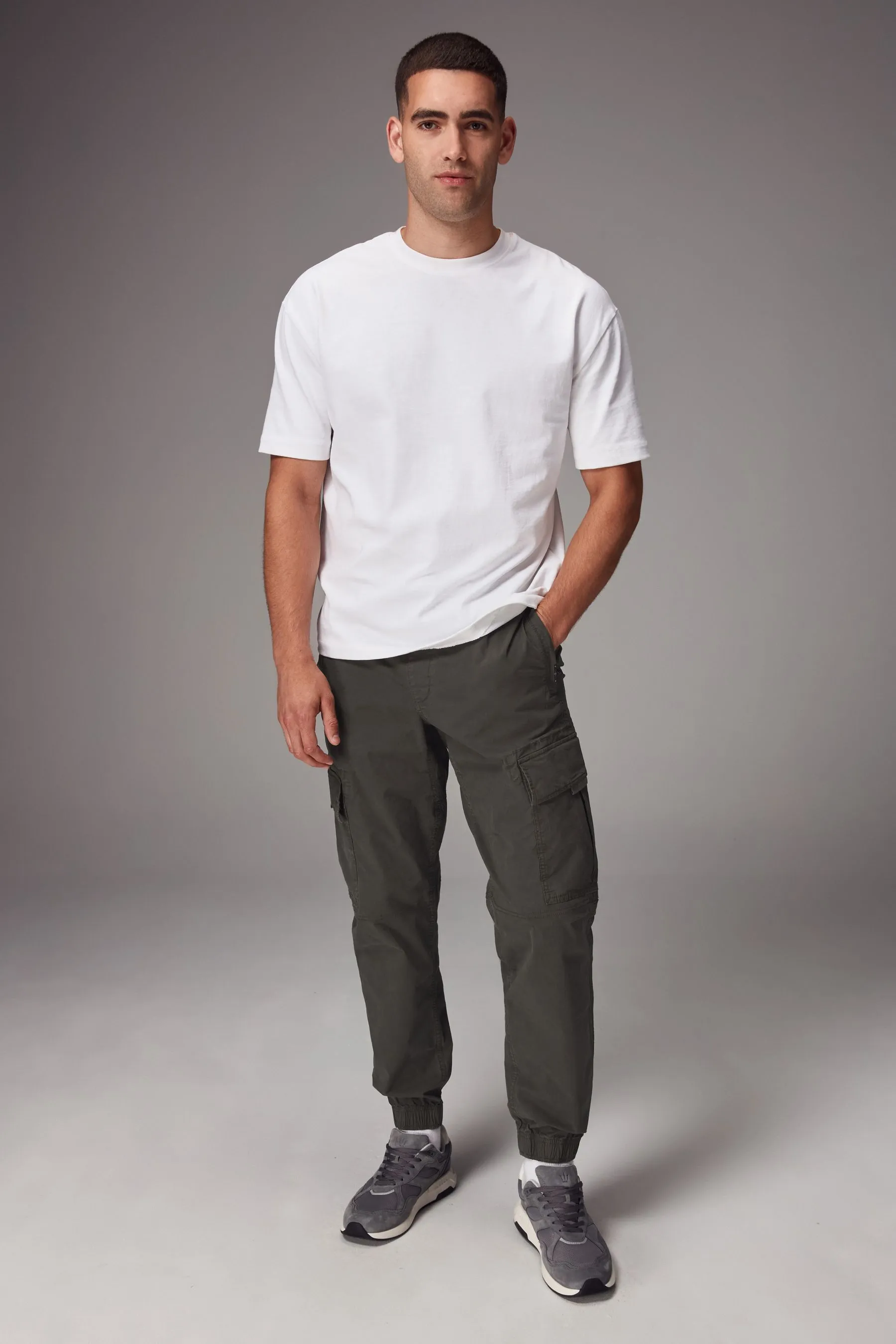 VERDE CAQUI  CORTE ESTáNDAR  PANTALONES CARGO UTILITARIOS ELáSTICOS