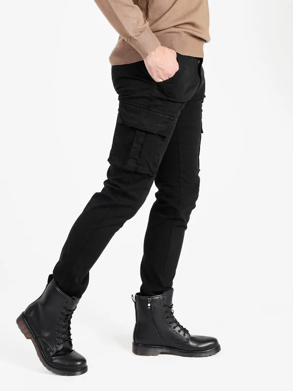 Yes Design Pantalón de hombre con grandes bolsillos laterales.