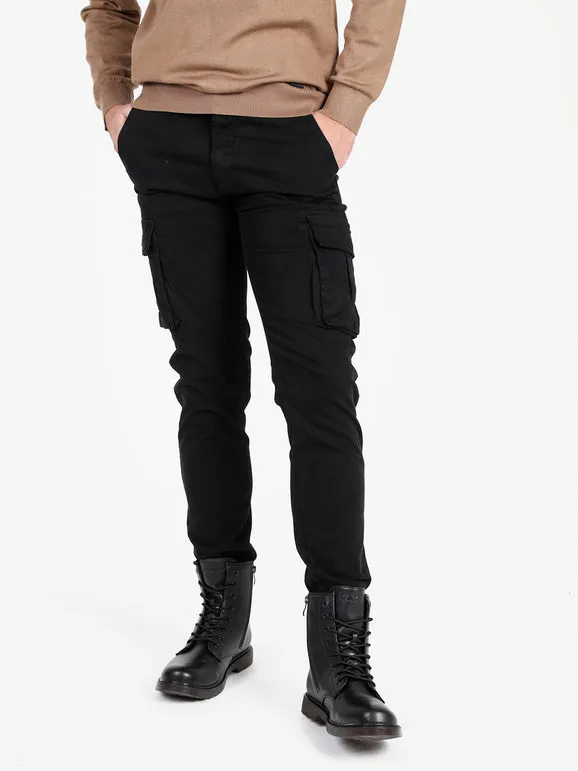 Yes Design Pantalón de hombre con grandes bolsillos laterales.