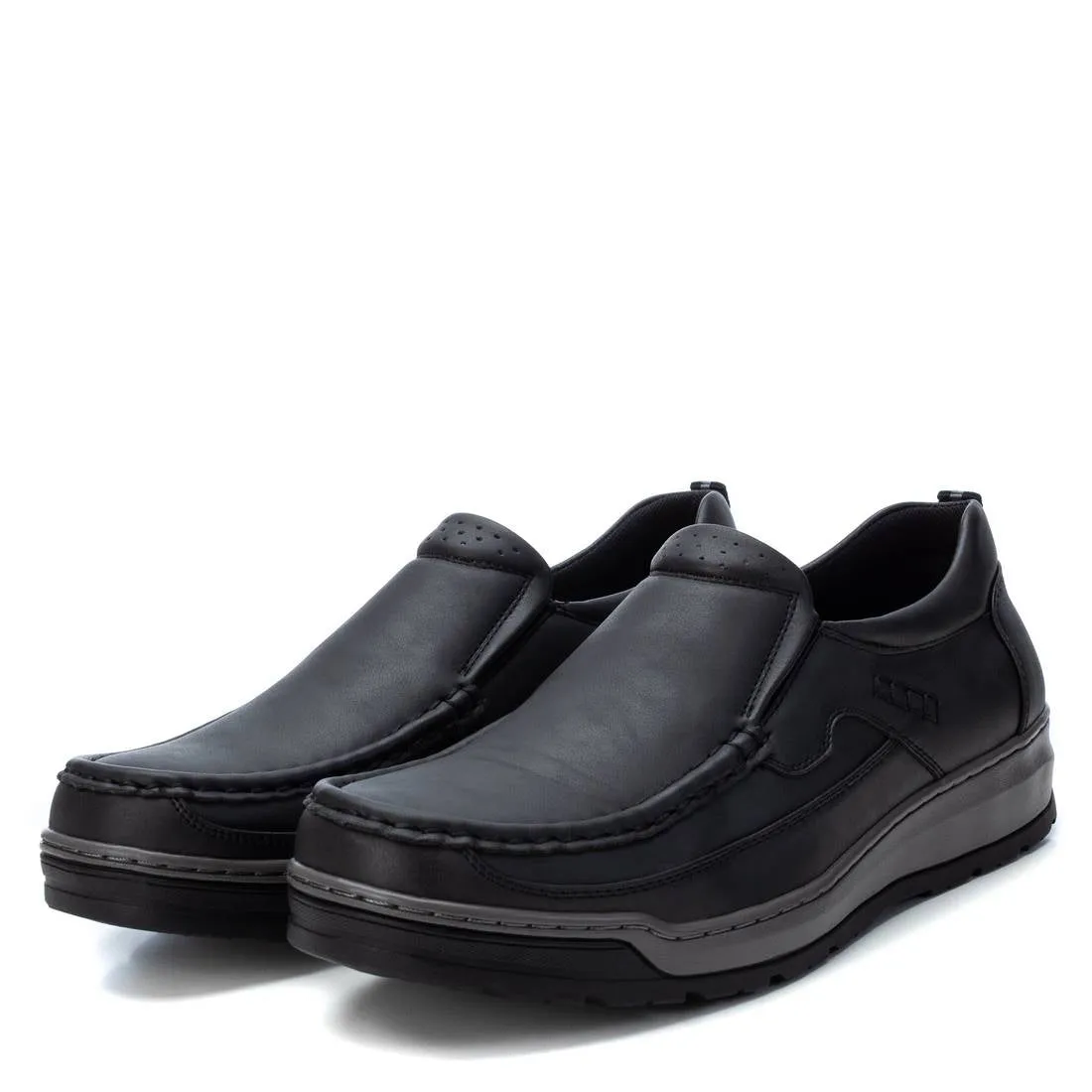 ZAPATO DE HOMBRE XTI BASIC 03433401